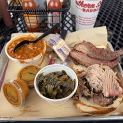 Southern Soul Barbeque - The Sampler with beef brisket and pulled pork