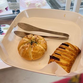 Tous Les Jours - Garlic cream cheese bread & Danish - Bakeries Near Me - Columbus, Ohio Tous Les Jours - Garlic cream cheese bread & Danish - Bakeries Near Me - Columbus, Ohio