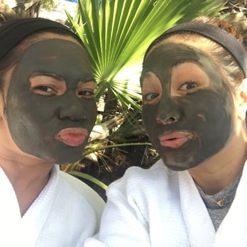 Bambu Earth - Dead sea mud mask - Cosmetics & Beauty Supply Near Me - Havelock, North Carolina