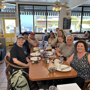 The Local Yolk - Bring the whole Family here, the food is great and the service is exceptional! - Diners Near Me - Manhattan Beach, California