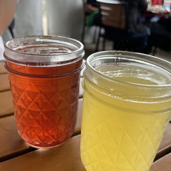 Sunrise Memphis - Cranberry and pineapple mimosas - Breakfast & Brunch Near Me - Memphis, Tennessee Sunrise Memphis - Cranberry and pineapple mimosas - Breakfast & Brunch Near Me - Memphis, Tennessee