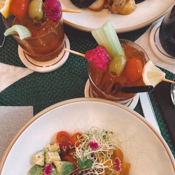 Podmore - Quinoa salad, Bloody Mary's, and an English breakfast - Cocktail Bars Near Me - Honolulu, Hawaii