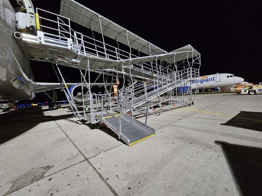 Mesa Gateway Airport by null