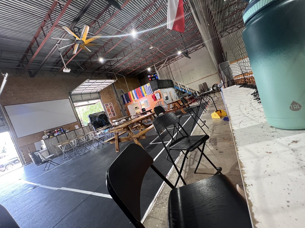 ZWEATIT INDOOR SOCCER Updated September 2024 207 W Cevallos st, San