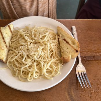 Port Allen Sunset Grill & Bar - My grandsons bread and spaghetti with cheese sauce. - Seafood Near Me - Eleele, Hawaii Port Allen Sunset Grill & Bar - My grandsons bread and spaghetti with cheese sauce. - Seafood Near Me - Eleele, Hawaii