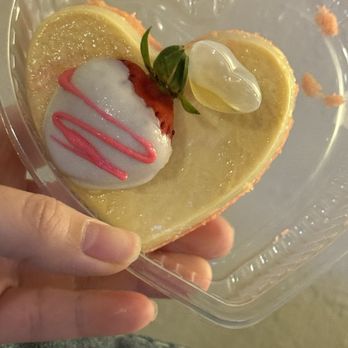 A'LA MADRE - Strawberry choco-flan - Food Delivery Services Near Me A'LA MADRE - Strawberry choco-flan - Food Delivery Services Near Me
