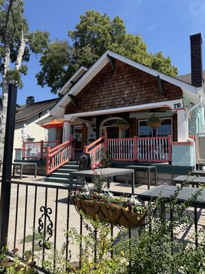 Verna Café & Bar by null