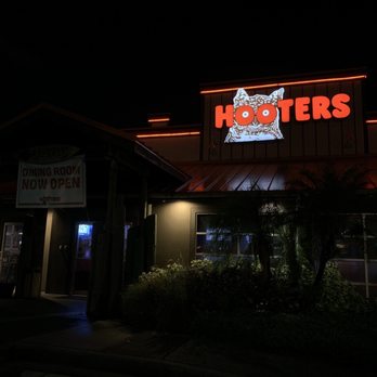 Hooters - Outside after a rainy night inside - Sports Bars Near Me - Lakeland, Florida