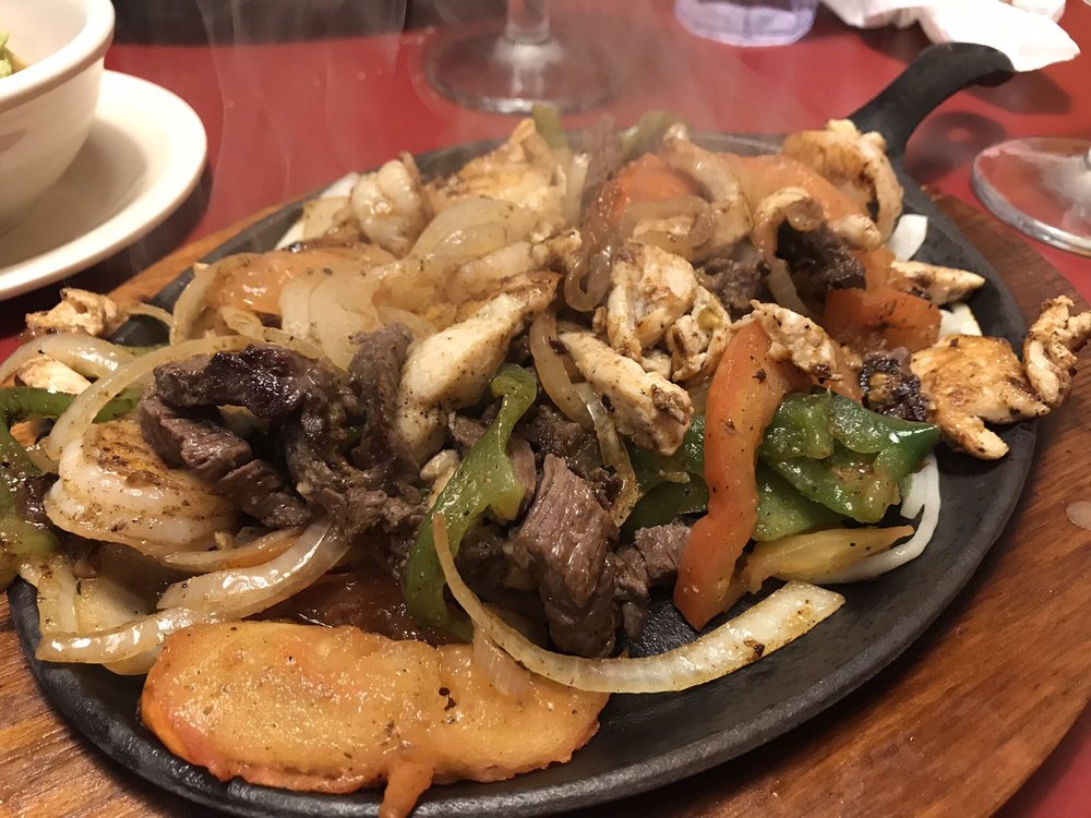 Las Lomas Mexican Grill