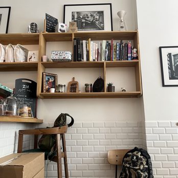 Zia Paris - Intérieur (inside) - Cafes Near Me - Paris, 75 Zia Paris - Intérieur (inside) - Cafes Near Me - Paris, 75