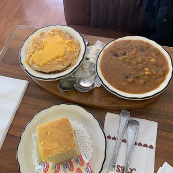 Anna Miller's - chicken pot pie with a cup of chili + corn bread - Bakeries Near Me - Aiea, Hawaii Anna Miller's - chicken pot pie with a cup of chili + corn bread - Bakeries Near Me - Aiea, Hawaii