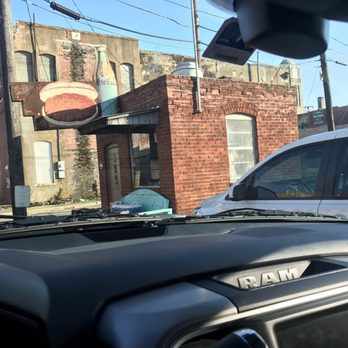Burger Bar - Small building - Great Burgers - Fast Food Near Me - Cleburne, Texas