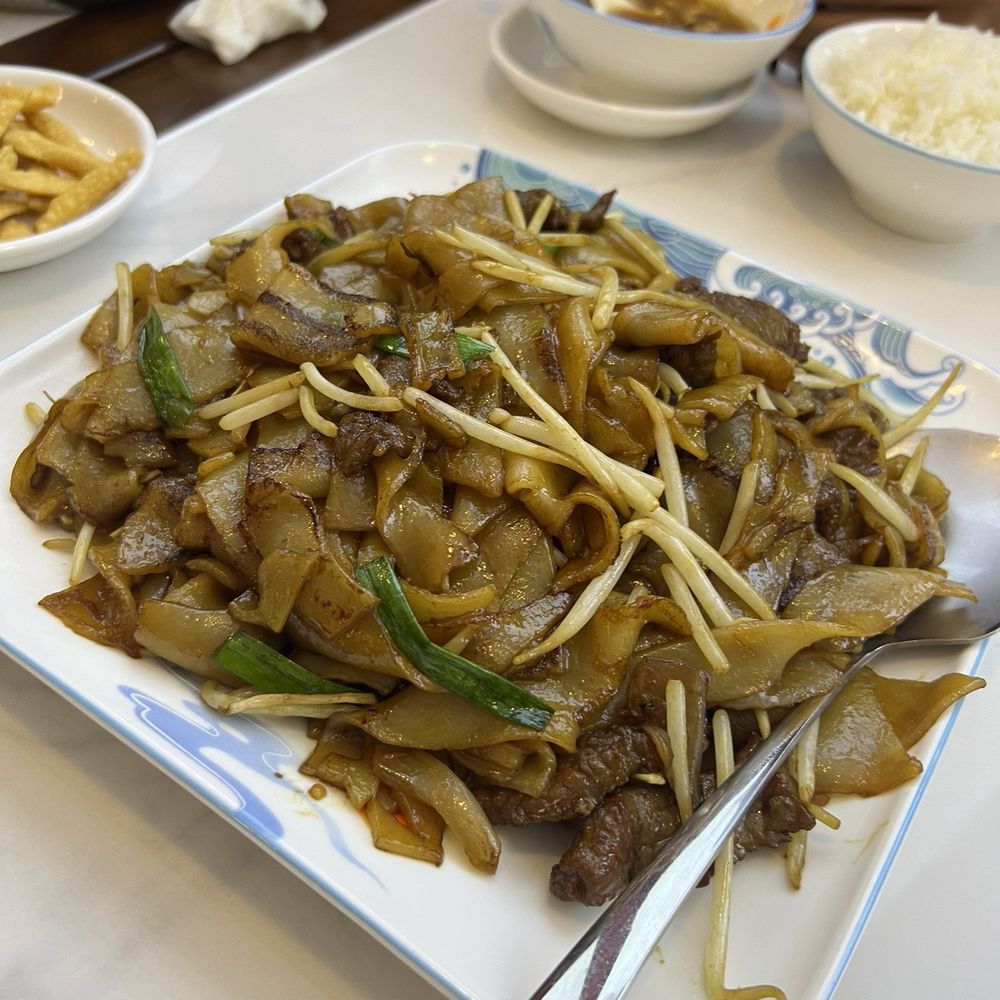Cantonese Kitchen - Beef Ho fun - Dim Sum Near Me - Henrico, Virginia Cantonese Kitchen - Beef Ho fun - Dim Sum Near Me - Henrico, Virginia
