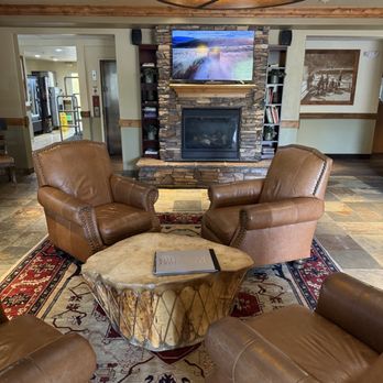 Yellowstone Park Hotel - Nice lobby - Hotels Near Me - West Yellowstone, Montana Yellowstone Park Hotel - Nice lobby - Hotels Near Me - West Yellowstone, Montana