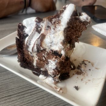 La Sirenita Seafood - Chocolate cake - Seafood Near Me - Freeport, Texas