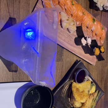 Zeppin Sushi - Zeppin soju cocktail salmon nigiri Shrimp & Vegetable Tempura - Japanese Near Me - Encino, California Zeppin Sushi - Zeppin soju cocktail salmon nigiri Shrimp & Vegetable Tempura - Japanese Near Me - Encino, California