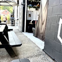 Subversive Malting + Brewing - Comfortable, Even For Picnic Benches