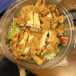 Fryborg - Classic salad with fried chicken on top