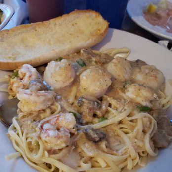 Dockside Dave's - Shrimp and scallop martinique - Seafood Near Me - Madeira Beach, Florida