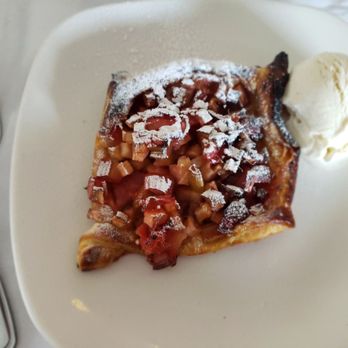 The Hammond Kitchen + Craft Bar - Rhubarb strawberry tart - Tapas/Small Plates Near Me - Camas, Washington The Hammond Kitchen + Craft Bar - Rhubarb strawberry tart - Tapas/Small Plates Near Me - Camas, Washington