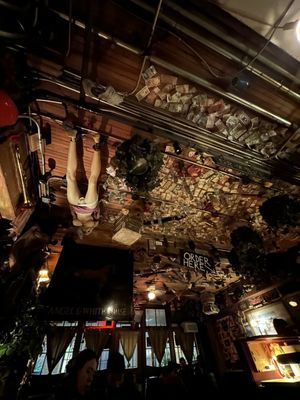 White Horse Tavern by null