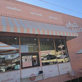 Whata Peach - Outside of the location and order window - Juice Bars & Smoothies Near Me - Studio City, California Whata Peach - Outside of the location and order window - Juice Bars & Smoothies Near Me - Studio City, California