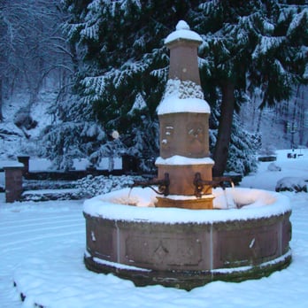 Hotel Molitors Mühle - Unser eingeschneiter Sandsteinbrunnen - Hotels Near Me - Eisenschmitt, RP Hotel Molitors Mühle - Unser eingeschneiter Sandsteinbrunnen - Hotels Near Me - Eisenschmitt, RP
