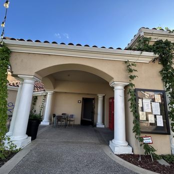 Canyon Lakes - Breweries Near Me - San Ramon, California