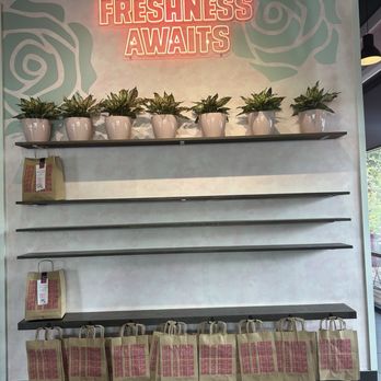 Fresh Kitchen - To go order wall - Gluten-Free Near Me - Winter Garden, Florida