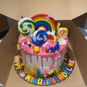 Cake it - Funfetti 8" Birthday Custom Cake! - Cupcakes Near Me - Beaverton, Oregon