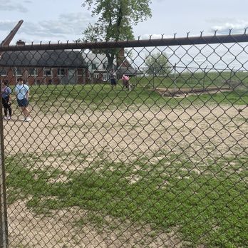 Schweitzer Woods Dog Park - Fenced in areas - Dog Parks Near Me - West Dundee, Illinois Schweitzer Woods Dog Park - Fenced in areas - Dog Parks Near Me - West Dundee, Illinois
