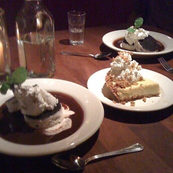 Rutherford Grill - Oreo cookie and Banana Cream Pie - American Near Me - Rutherford, California Rutherford Grill - Oreo cookie and Banana Cream Pie - American Near Me - Rutherford, California
