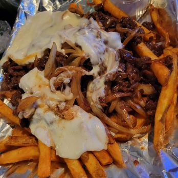 Chon Dak - Fries with bulgogi toppings - Bars Near Me - Gardena, California