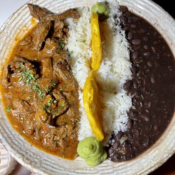 Cafe La Trova - Skirt steak ropa vieja - Cocktail Bars Near Me - Miami, Florida Cafe La Trova - Skirt steak ropa vieja - Cocktail Bars Near Me - Miami, Florida