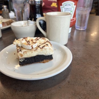 Wings Airport Cafe - S'more cake - Cafes Near Me - Brainerd, Minnesota