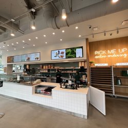 sweetgreen - Healthy Salads, Wraps, and Bowls - Front counter