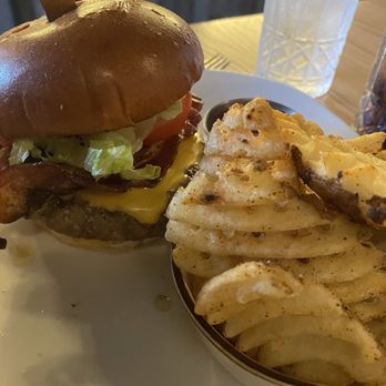 Prime 757 Steakhouse and Grill - Burger (classic) - Seafood Near Me - Virginia Beach, Virginia Prime 757 Steakhouse and Grill - Burger (classic) - Seafood Near Me - Virginia Beach, Virginia