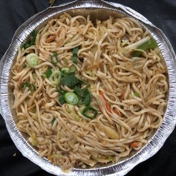 C7 Veg Hakka Noodles