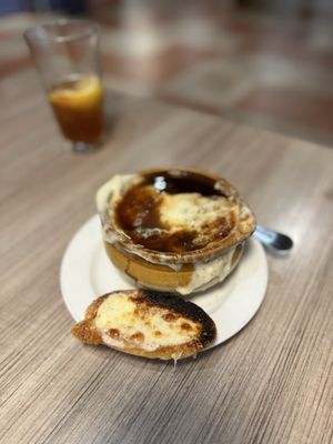 Simon's Restaurant & Deli