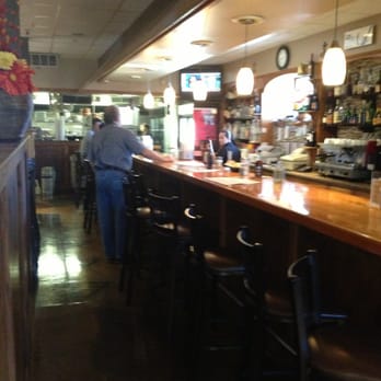 Captains Place - The bar - Seafood Near Me - Acushnet, Massachusetts