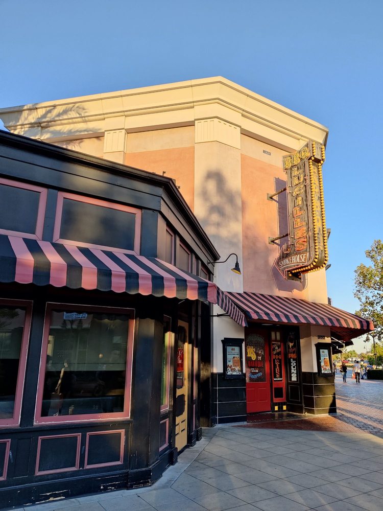 Lucille's Smokehouse Bar-B-Que