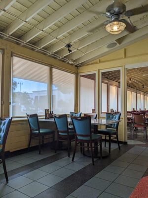 Lucille's Smokehouse Bar-B-Que by null