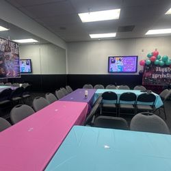 Ice Realm Westminster - Ready to Party like a Pop Star!