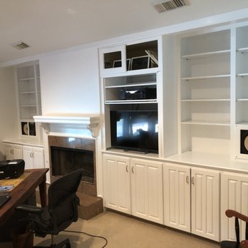 Winn's Real Handy - Painted the bookshelf, walls and ceiling in this home office. - Handyman Near Me Winn's Real Handy - Painted the bookshelf, walls and ceiling in this home office. - Handyman Near Me