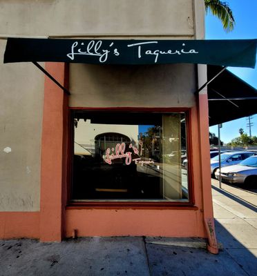 Lilly's Taqueria by null
