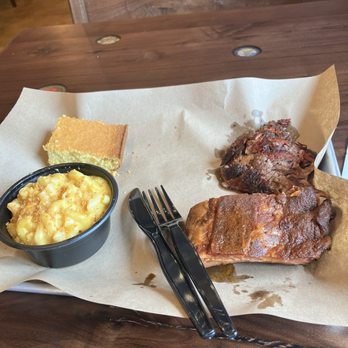 Mission BBQ - 2 meat sampler with Mac and cheese - Barbeque Near Me - Doral, Florida Mission BBQ - 2 meat sampler with Mac and cheese - Barbeque Near Me - Doral, Florida