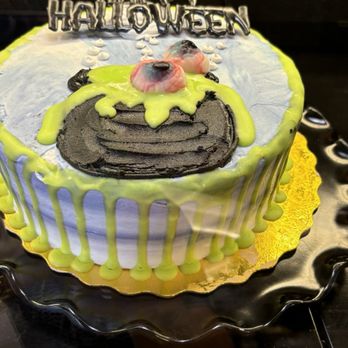 Bashas' - Cake - Grocery Near Me - Carefree, Arizona