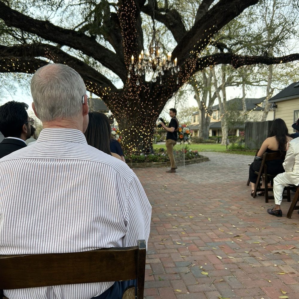 Oak Tree Manor - Outdoor area - Bed & Breakfast Near Me - Spring, Texas Oak Tree Manor - Outdoor area - Bed & Breakfast Near Me - Spring, Texas
