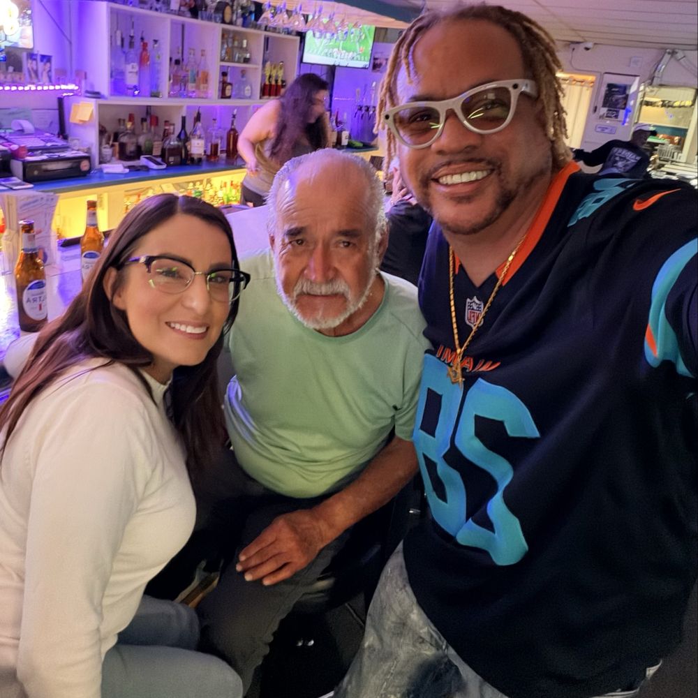 Alfies Limelight - Fun entertainment karaoke and dj - Dance Clubs Near Me - Fairfield, California