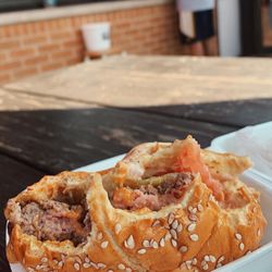 Paradise Pup - Merkts chedder burger